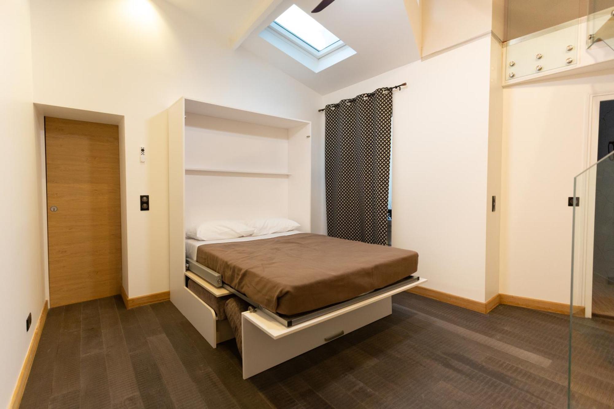 Leonard De Vinci Ii Et Studio Hotel Paris
